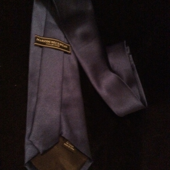 Lion Shield Cufflinks - Picture 2 of 2